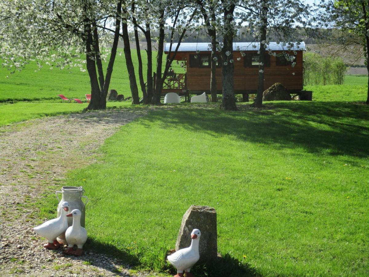 Roulotte Panoramique Du Moulin Bed & Breakfast Châtillon-sur-Marne Exterior foto