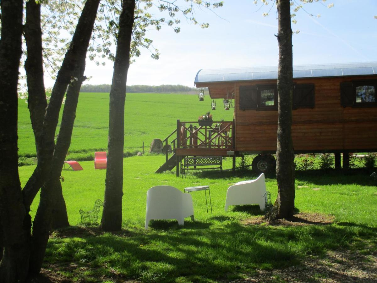 Roulotte Panoramique Du Moulin Bed & Breakfast Châtillon-sur-Marne Exterior foto