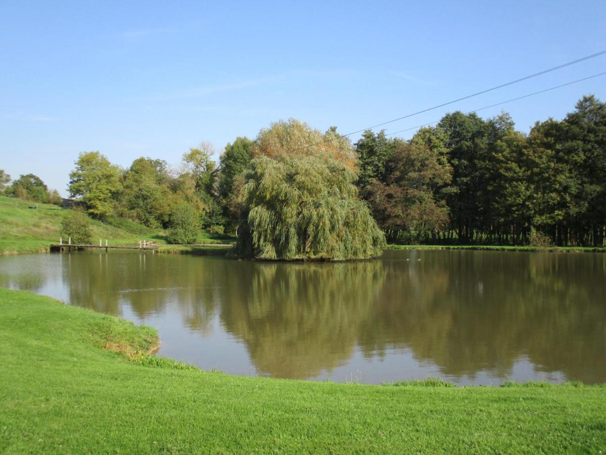 Roulotte Panoramique Du Moulin Bed & Breakfast Châtillon-sur-Marne Exterior foto